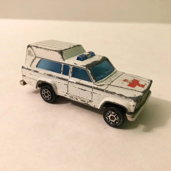 Vintage Majorette Ambulance No 269 Made in France Diecast  Missing Doors - Picture 1 of 12